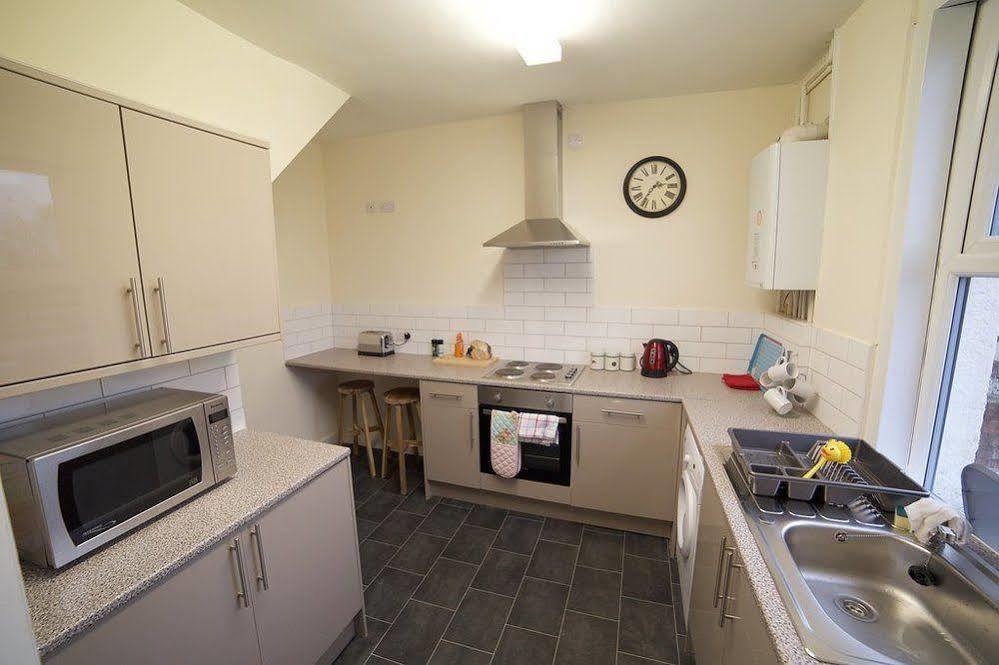Bristol Serviced Lets - 152/154 Bath Road 外观 照片