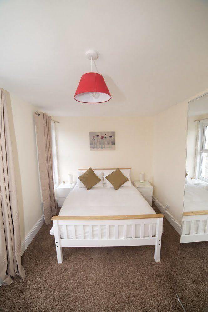 Bristol Serviced Lets - 152/154 Bath Road 外观 照片